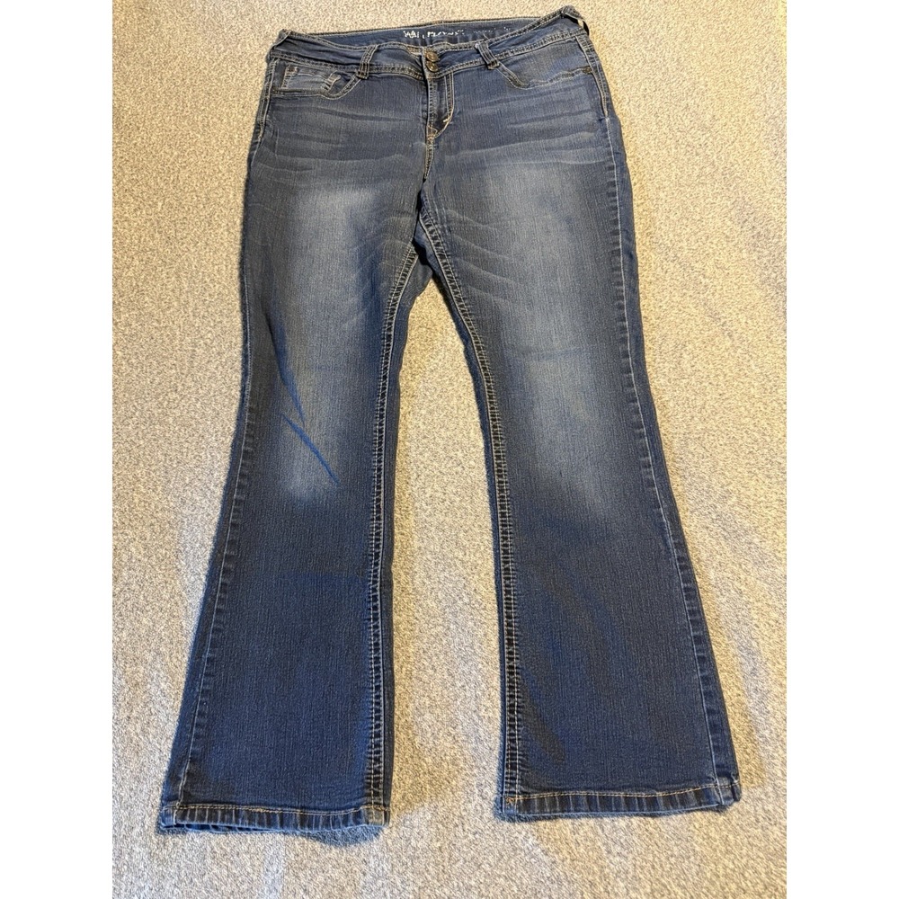 Wallflower Luscious Curvy Bootcut  Mid Rise Medium Light Jeans Size 17 Reg
